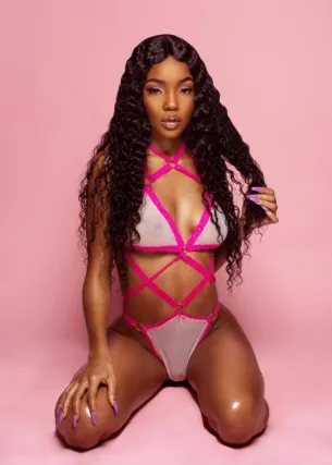 Naomi - Фото 1